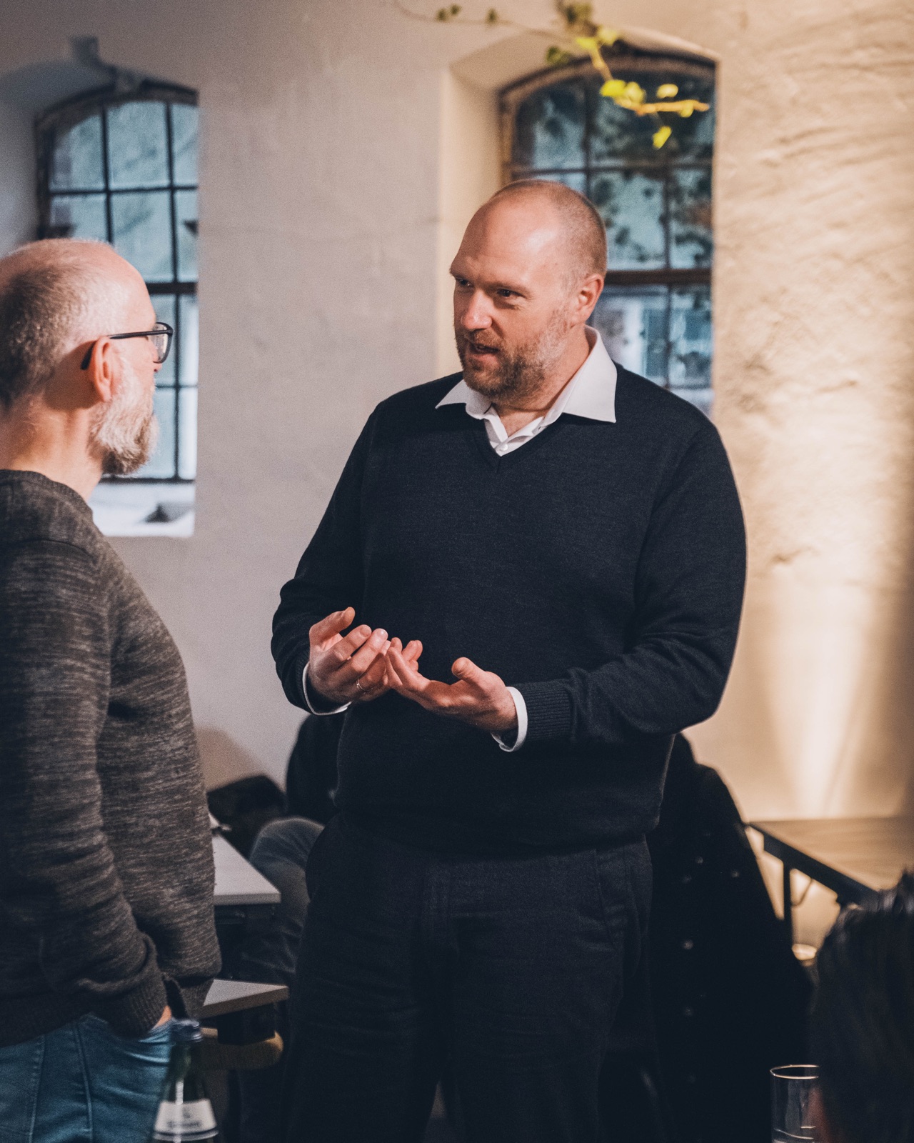 Florian Mueller im Kundengespräch — gemeinsam Anforderungen für maßgeschneiderte Software-Tools besprechen